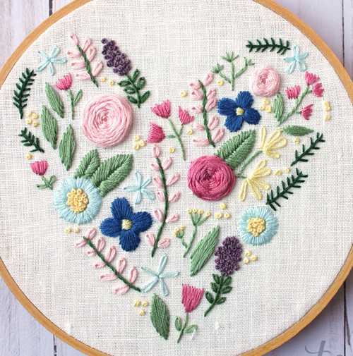 無料の刺繍図案 ハートのお花