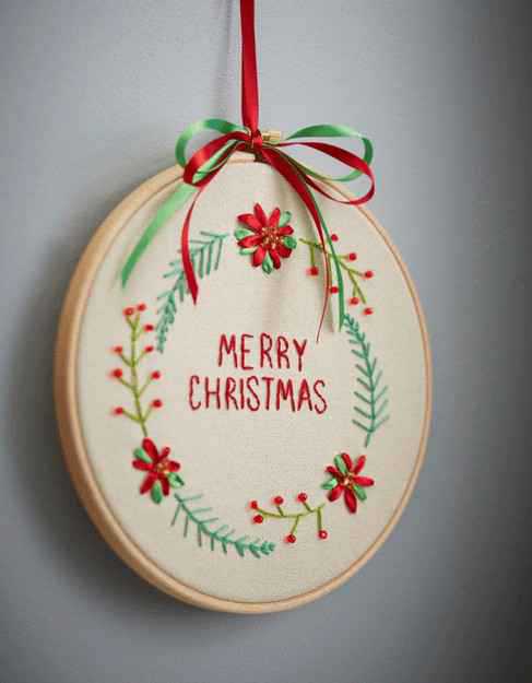 クリスマスの刺繍図案 無料 メリークリスマスの文字と葉っぱ
