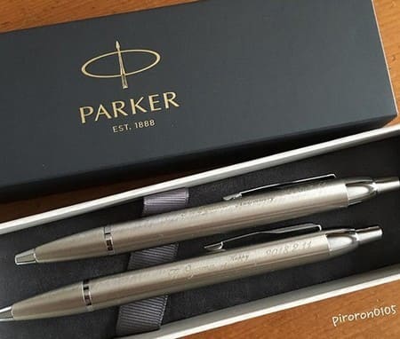 銀婚式プレゼント 妻から夫へ 記念品 パーカーの名前入りペアボールペン