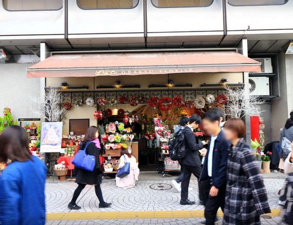 小田急フローリスト新宿駅西口店 バラの値段